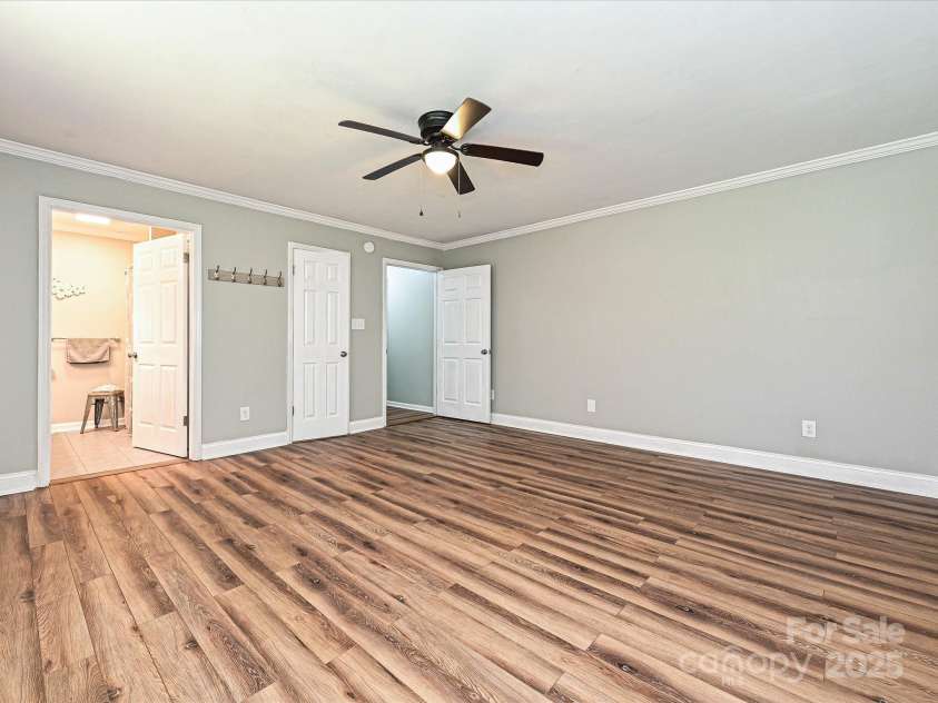 159 Valleydale Drive, Gastonia, NC 28056.  MLS# CAR4277434, YatesRealty ID 25452. 