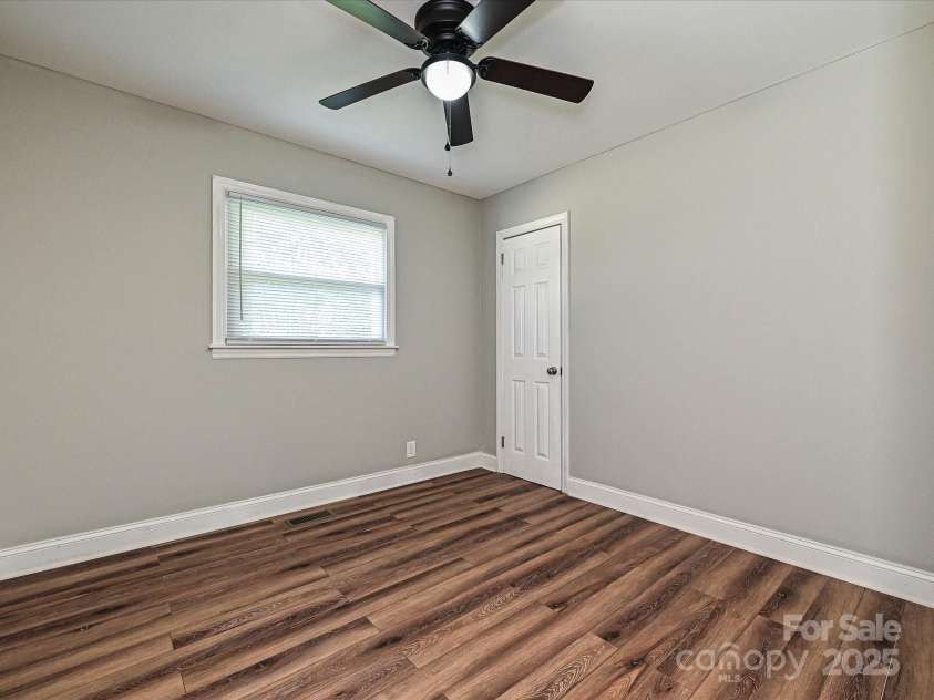 159 Valleydale Drive, Gastonia, NC 28056.  MLS# CAR4277434, YatesRealty ID 25452. 