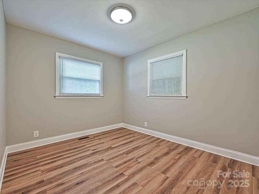159 Valleydale Drive, Gastonia, NC 28056.  MLS# CAR4277434, YatesRealty ID 25452. 