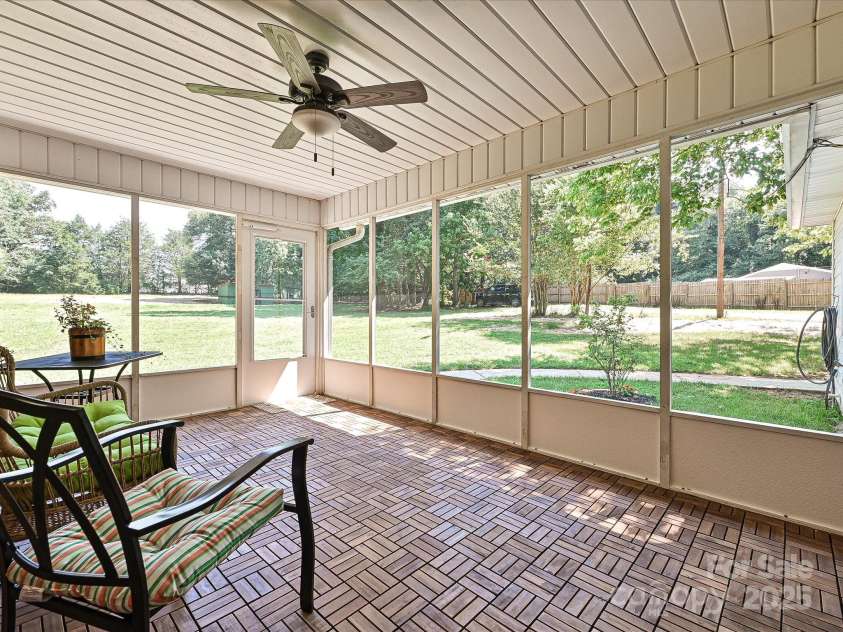 159 Valleydale Drive, Gastonia, NC 28056.  MLS# CAR4277434, YatesRealty ID 25452. 