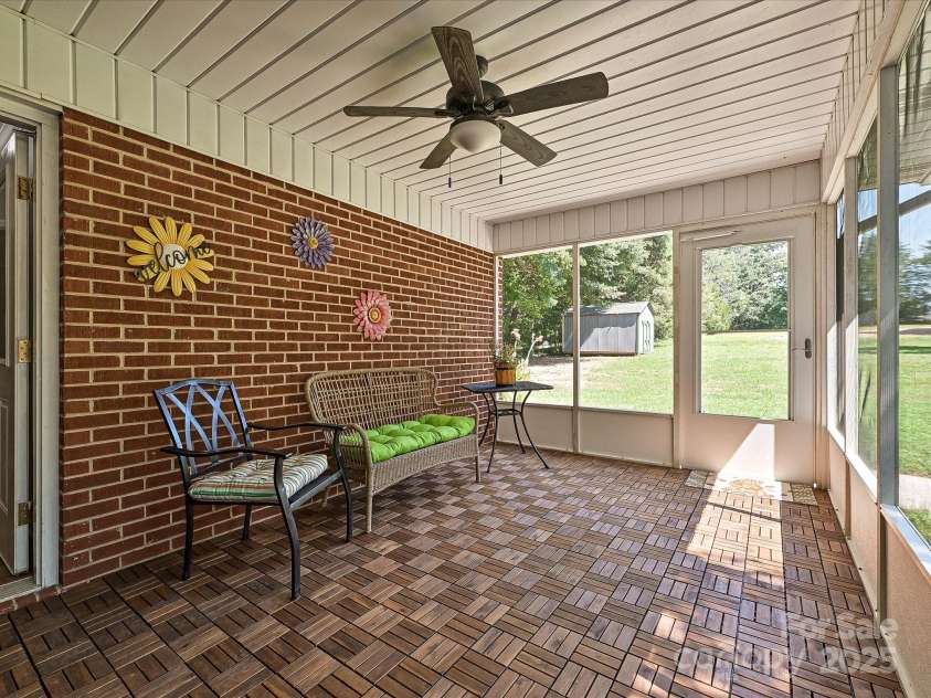 159 Valleydale Drive, Gastonia, NC 28056.  MLS# CAR4277434, YatesRealty ID 25452. 