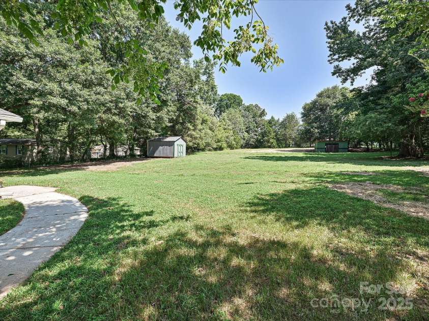 159 Valleydale Drive, Gastonia, NC 28056.  MLS# CAR4277434, YatesRealty ID 25452. 