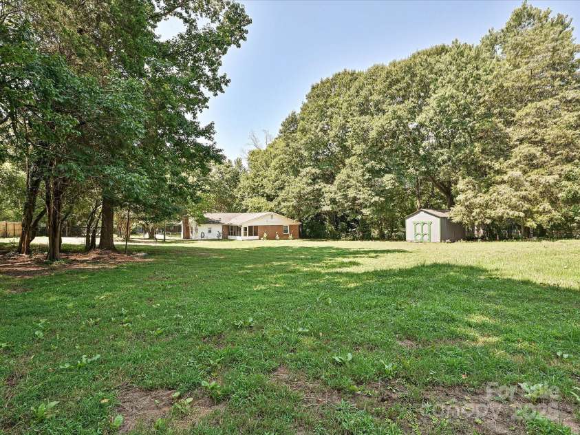 159 Valleydale Drive, Gastonia, NC 28056.  MLS# CAR4277434, YatesRealty ID 25452. 