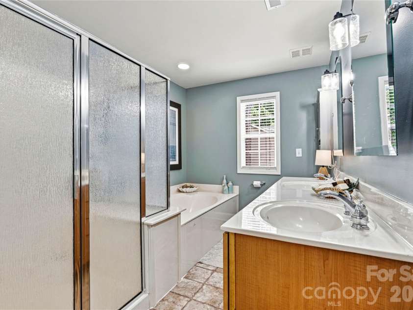 1606 High Ridge Drive, Stanley, NC 28164.  MLS# CAR4341485, YatesRealty ID 25452. 