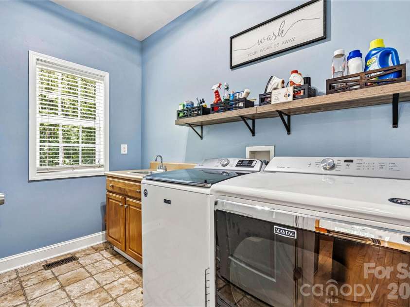 1606 High Ridge Drive, Stanley, NC 28164.  MLS# CAR4341485, YatesRealty ID 25452. 