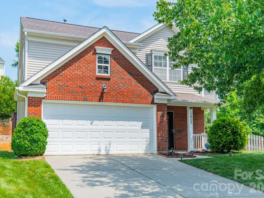 12922 Rothe House Road, Charlotte, NC 28273.  MLS# CAR4384409, YatesRealty ID 25453. 