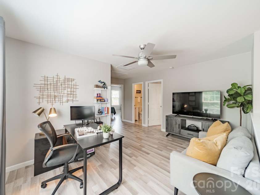 12922 Rothe House Road, Charlotte, NC 28273.  MLS# CAR4384409, YatesRealty ID 25453. 