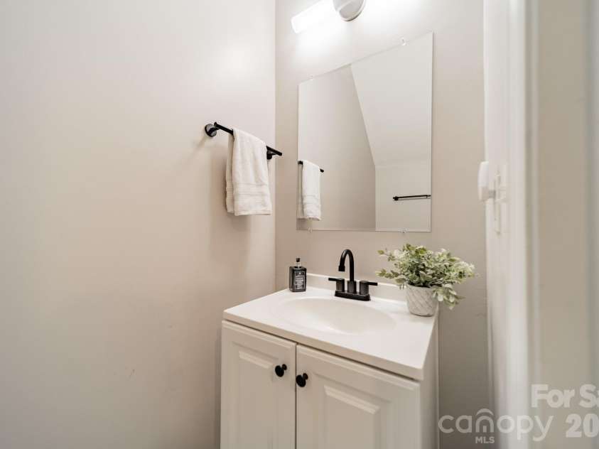 12922 Rothe House Road, Charlotte, NC 28273.  MLS# CAR4384409, YatesRealty ID 25453. 