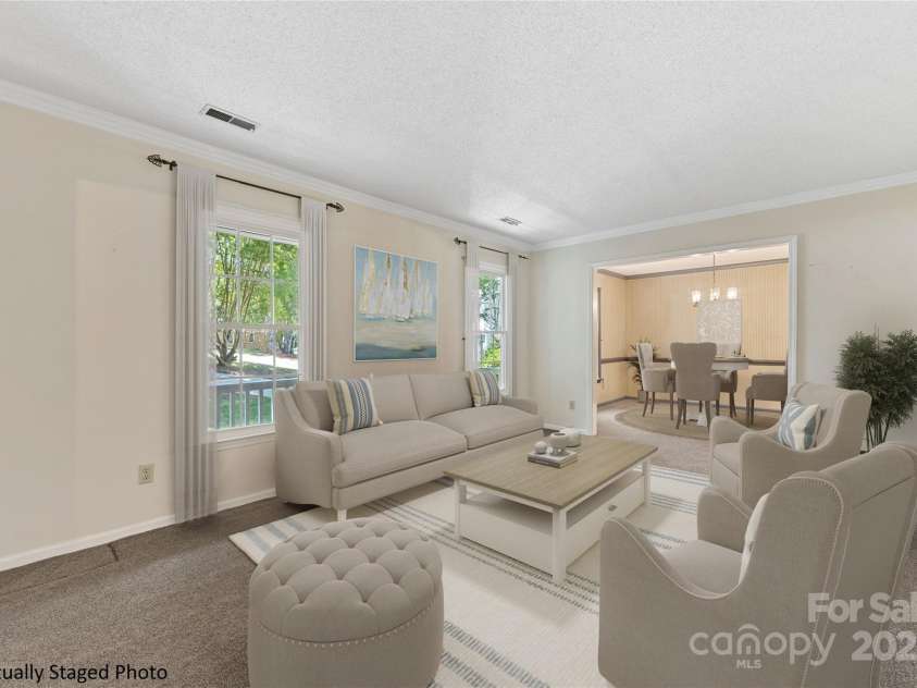 4601 Bournewood Lane, Charlotte, NC 28226.  MLS# CAR4278475, YatesRealty ID 25454. 