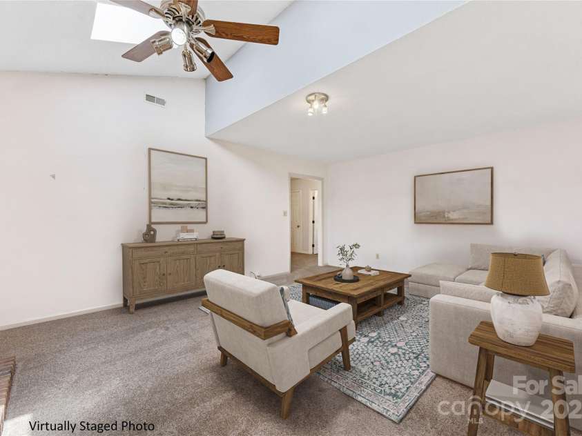 4601 Bournewood Lane, Charlotte, NC 28226.  MLS# CAR4278475, YatesRealty ID 25454. 