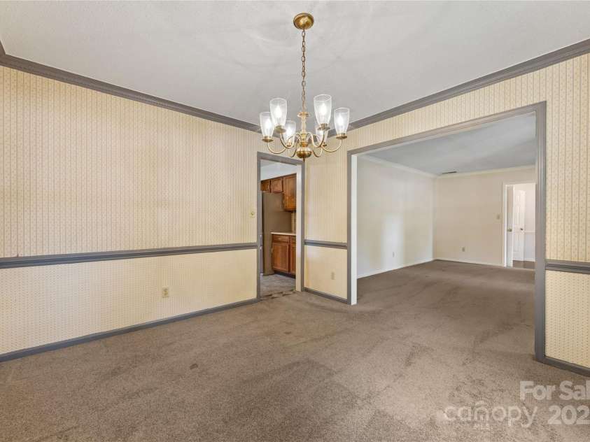 4601 Bournewood Lane, Charlotte, NC 28226.  MLS# CAR4278475, YatesRealty ID 25454. Dining Room