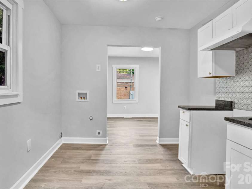 637 Miller Street, Charlotte, NC 28203.  MLS# CAR4378264, YatesRealty ID 25454. 