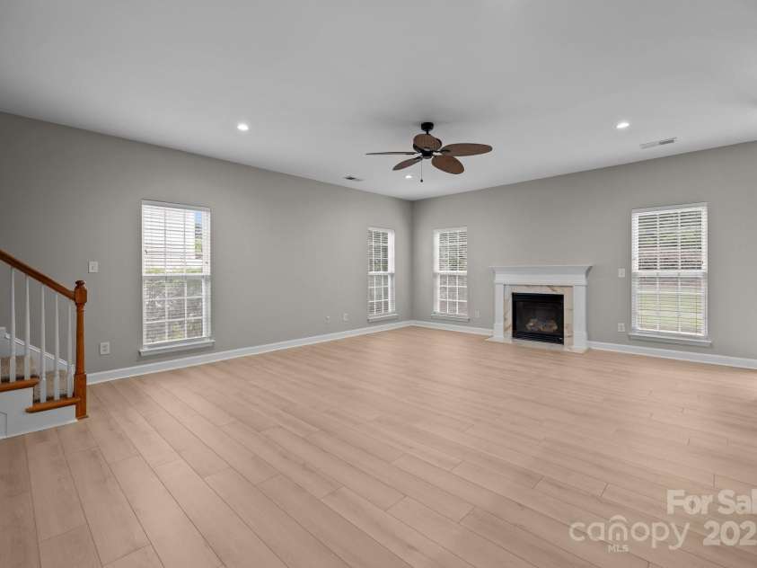 1504 Jekyll Lane, Waxhaw, NC 28173.  MLS# CAR4277908, YatesRealty ID 25455. Great room w/ gas log fireplace