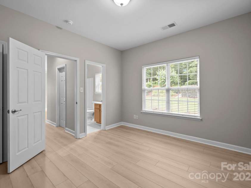 1504 Jekyll Lane, Waxhaw, NC 28173.  MLS# CAR4277908, YatesRealty ID 25455. Main level bedroom w/ full bath