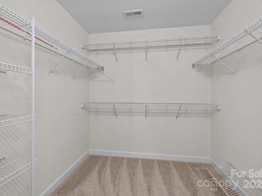 1504 Jekyll Lane, Waxhaw, NC 28173.  MLS# CAR4277908, YatesRealty ID 25455. Primary large walk in closet