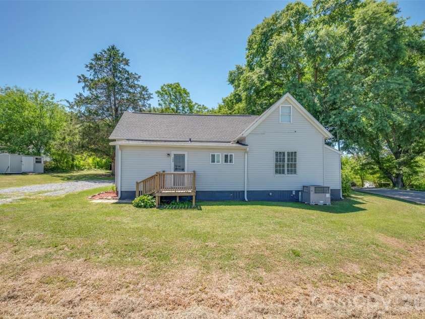 288 Middle Street, Ellenboro, NC 28040.  MLS# CAR4382612, YatesRealty ID 25455. 