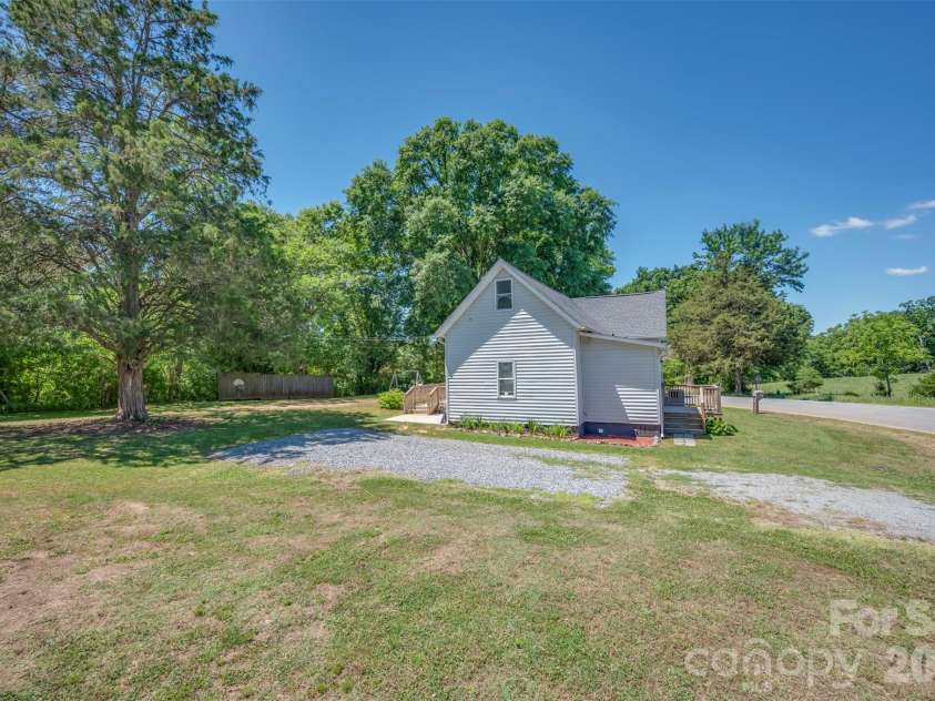 288 Middle Street, Ellenboro, NC 28040.  MLS# CAR4382612, YatesRealty ID 25455. 