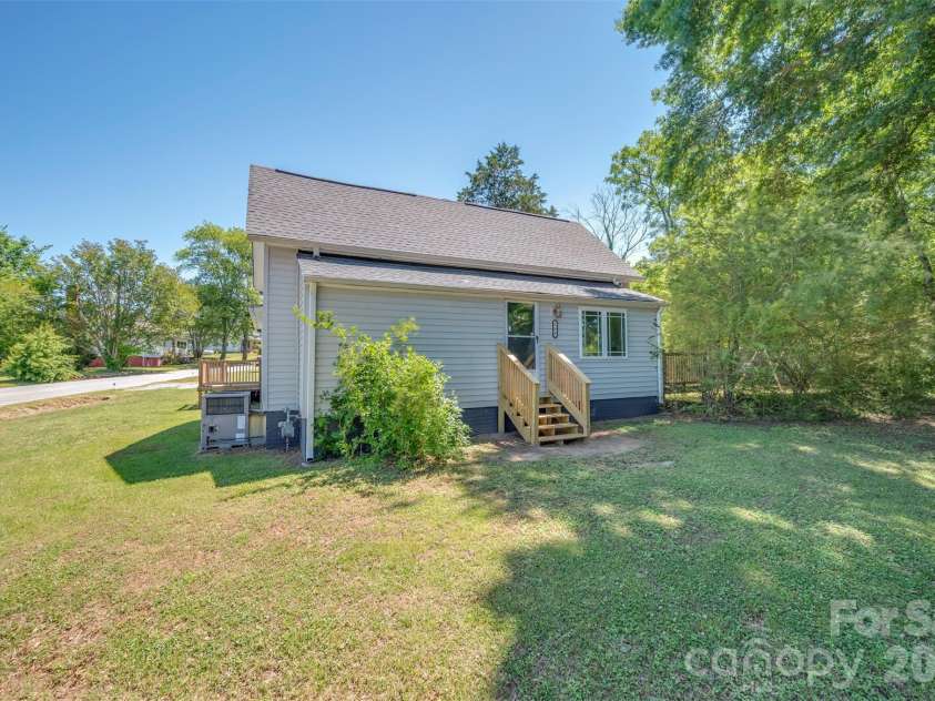 288 Middle Street, Ellenboro, NC 28040.  MLS# CAR4382612, YatesRealty ID 25455. 