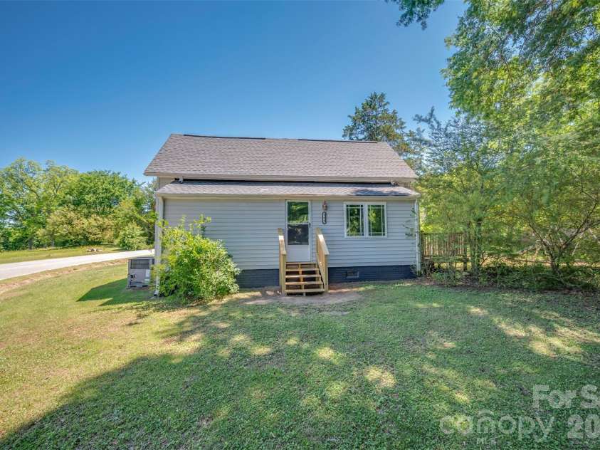 288 Middle Street, Ellenboro, NC 28040.  MLS# CAR4382612, YatesRealty ID 25455. 