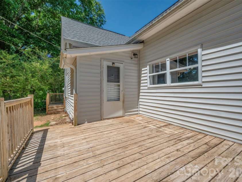 288 Middle Street, Ellenboro, NC 28040.  MLS# CAR4382612, YatesRealty ID 25455. 