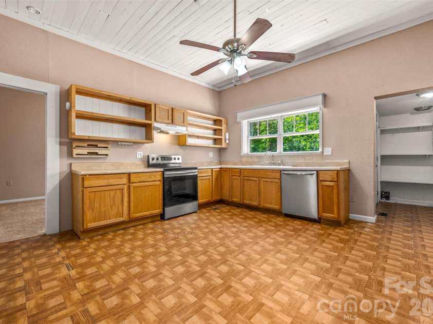 288 Middle Street, Ellenboro, NC 28040.  MLS# CAR4382612, YatesRealty ID 25455. 
