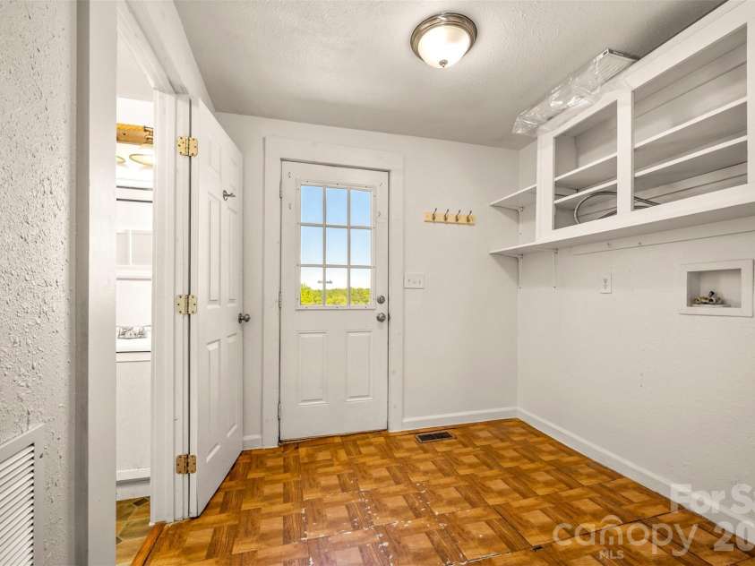 288 Middle Street, Ellenboro, NC 28040.  MLS# CAR4382612, YatesRealty ID 25455. 