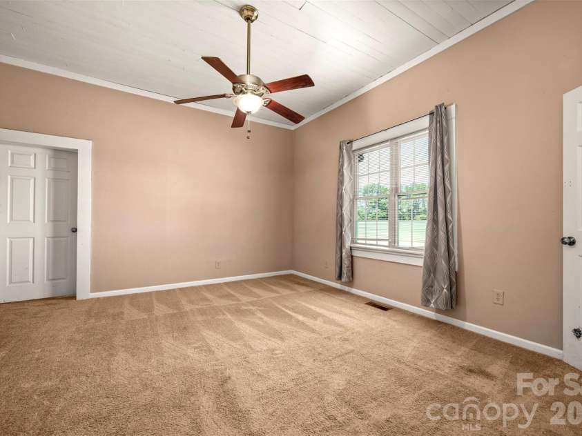 288 Middle Street, Ellenboro, NC 28040.  MLS# CAR4382612, YatesRealty ID 25455. 