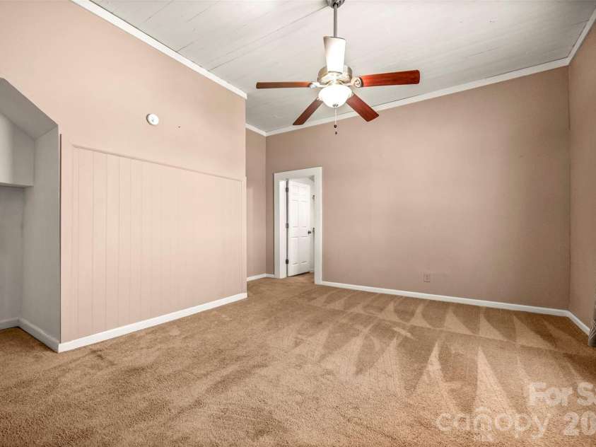 288 Middle Street, Ellenboro, NC 28040.  MLS# CAR4382612, YatesRealty ID 25455. 