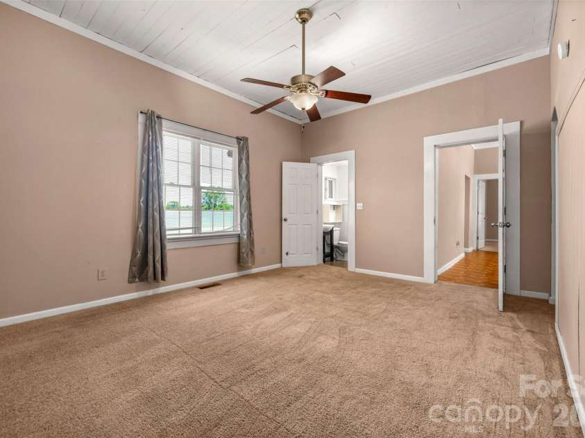 288 Middle Street, Ellenboro, NC 28040.  MLS# CAR4382612, YatesRealty ID 25455. 