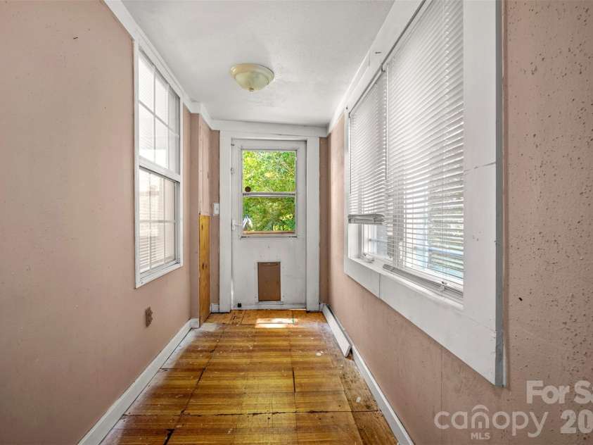 288 Middle Street, Ellenboro, NC 28040.  MLS# CAR4382612, YatesRealty ID 25455. 