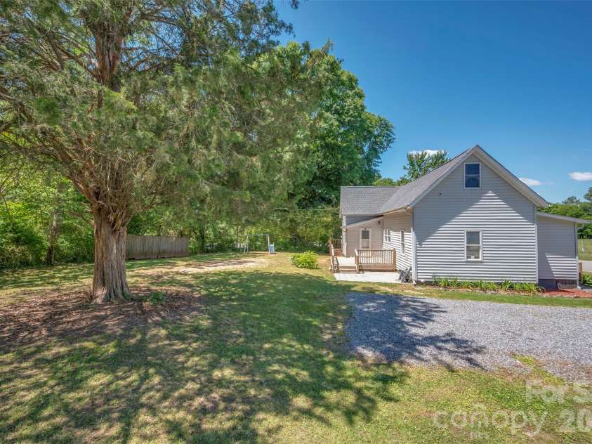 288 Middle Street, Ellenboro, NC 28040.  MLS# CAR4382612, YatesRealty ID 25455. 