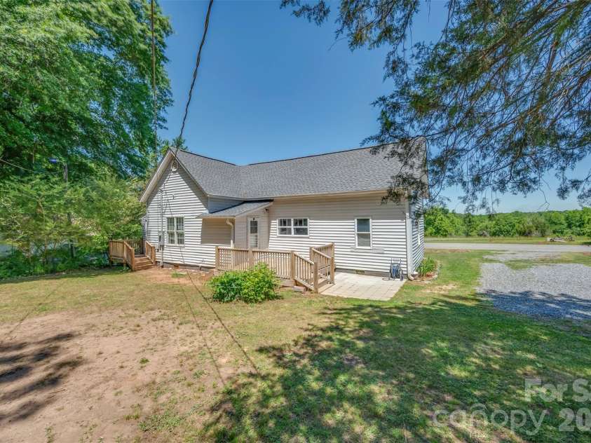 288 Middle Street, Ellenboro, NC 28040.  MLS# CAR4382612, YatesRealty ID 25455. 