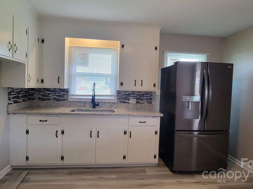 2109 Boggs Street, Lincolnton, NC 28092.  MLS# CAR4249973, YatesRealty ID 25456. KITCHEN