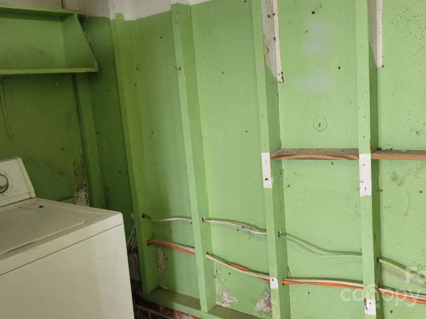 2109 Boggs Street, Lincolnton, NC 28092.  MLS# CAR4249973, YatesRealty ID 25456. LAUNDRY