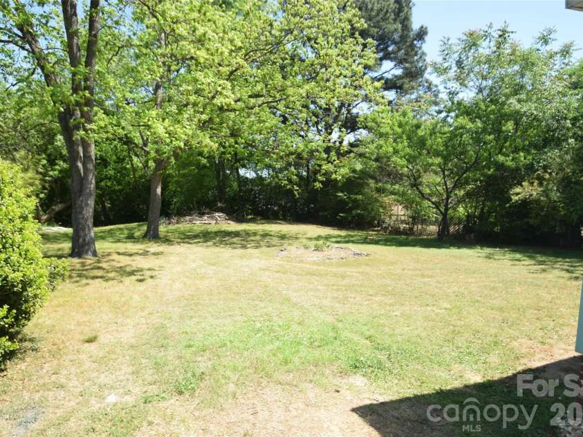 504 Hunter Avenue, Kannapolis, NC 28083.  MLS# CAR4373337, YatesRealty ID 25456. 