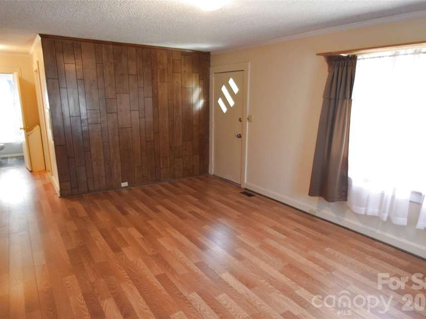 504 Hunter Avenue, Kannapolis, NC 28083.  MLS# CAR4373337, YatesRealty ID 25456. 