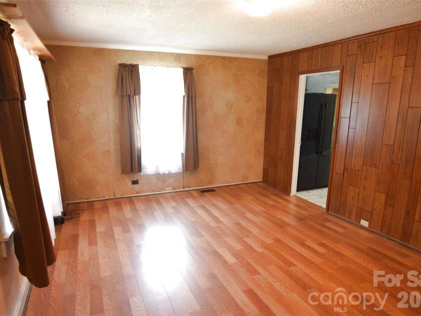 504 Hunter Avenue, Kannapolis, NC 28083.  MLS# CAR4373337, YatesRealty ID 25456. 