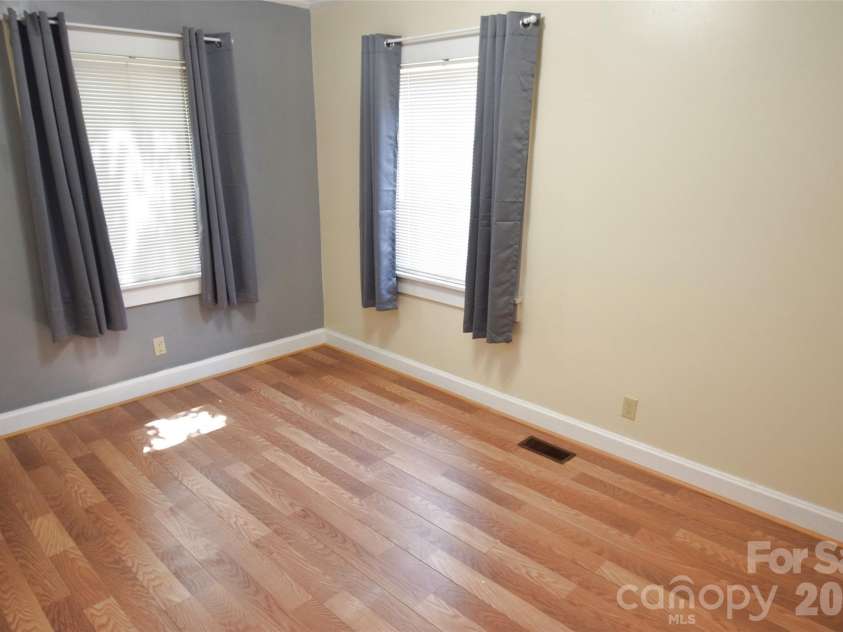504 Hunter Avenue, Kannapolis, NC 28083.  MLS# CAR4373337, YatesRealty ID 25456. 
