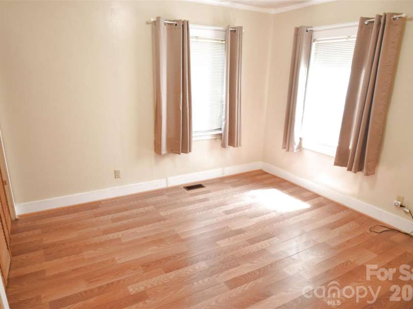 504 Hunter Avenue, Kannapolis, NC 28083.  MLS# CAR4373337, YatesRealty ID 25456. 