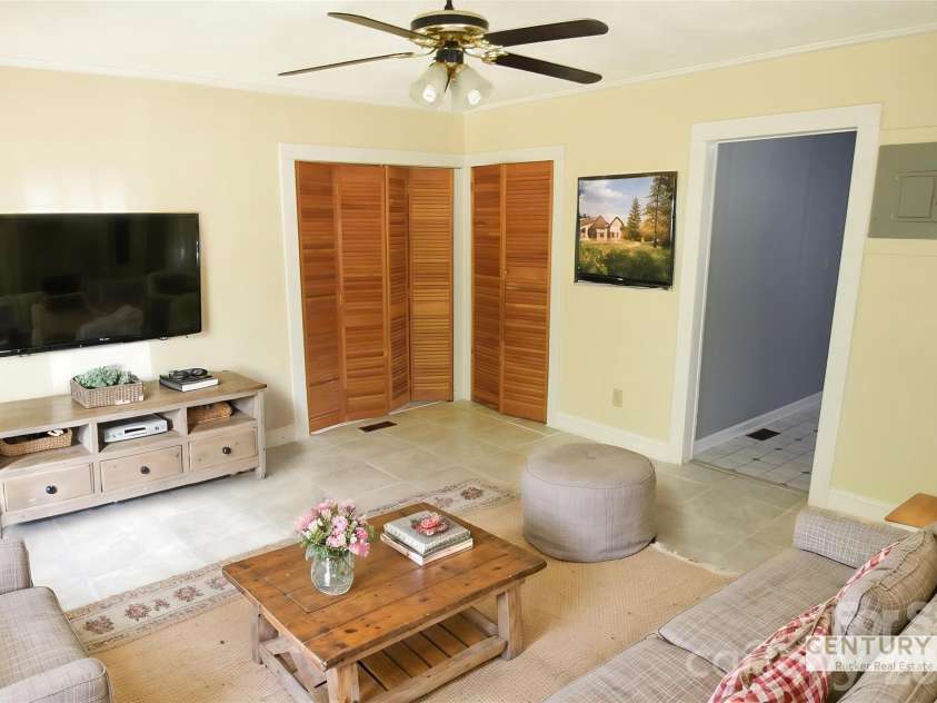 504 Hunter Avenue, Kannapolis, NC 28083.  MLS# CAR4373337, YatesRealty ID 25456. 