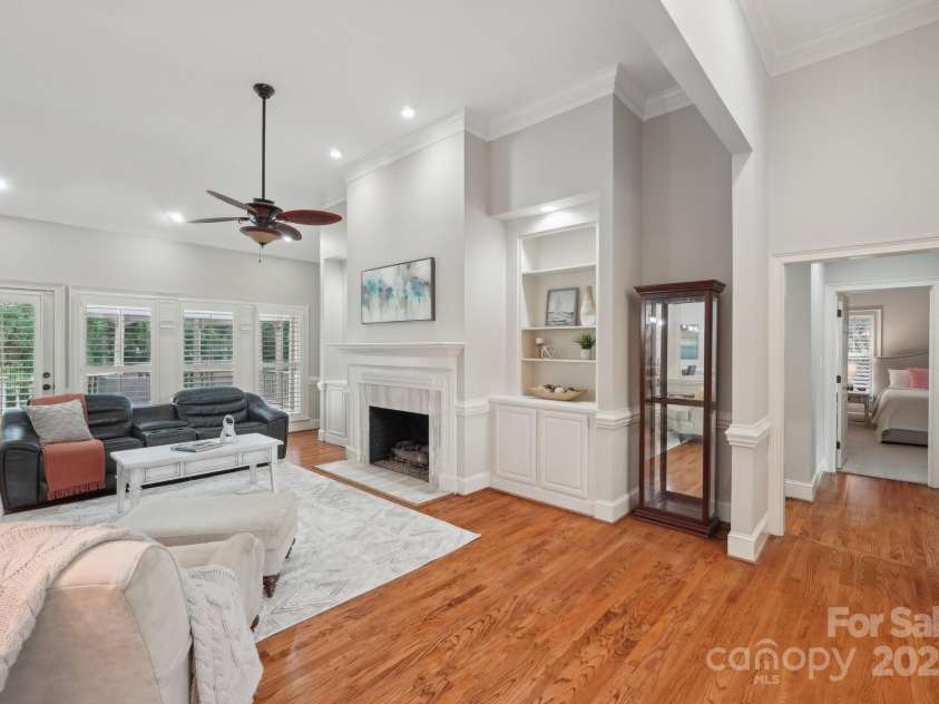 7626 Vistaview Drive, Cornelius, NC 28031.  MLS# CAR4247713, YatesRealty ID 25457. Hardwood flooring
