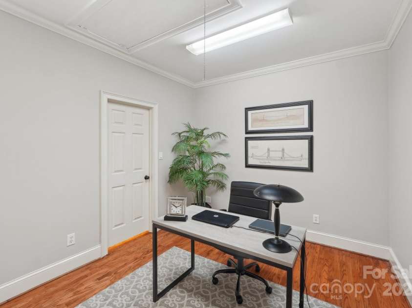 7626 Vistaview Drive, Cornelius, NC 28031.  MLS# CAR4247713, YatesRealty ID 25457. Office/flex room w/closet