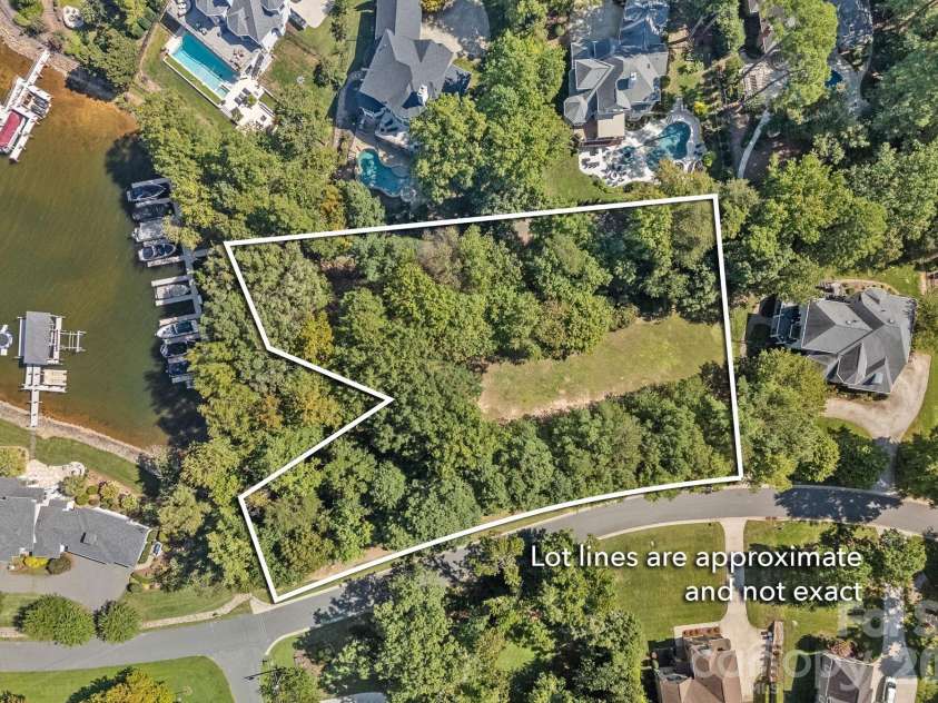 19002 Lakehouse Pointe Drive, Cornelius, NC 28031.  MLS# CAR4311580, YatesRealty ID 25458. 