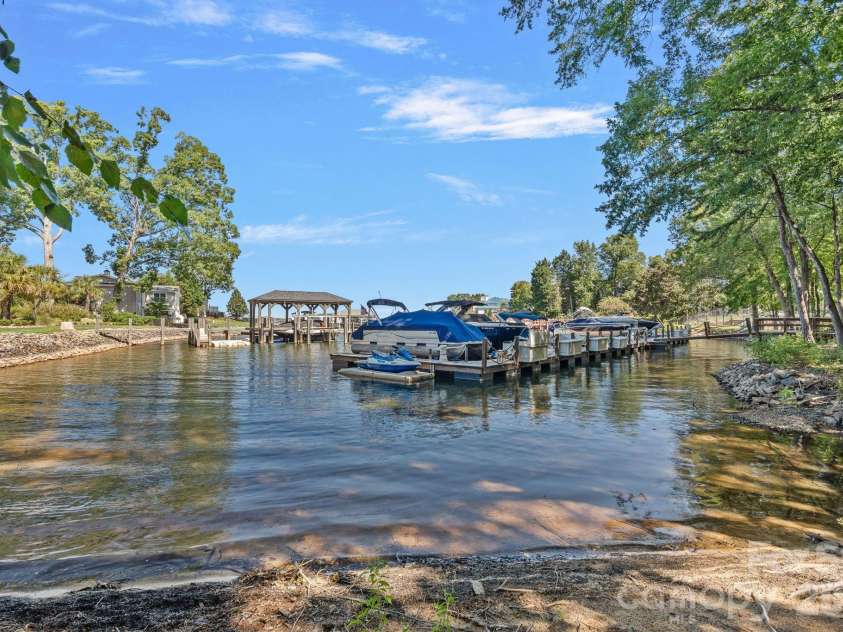19002 Lakehouse Pointe Drive, Cornelius, NC 28031.  MLS# CAR4311580, YatesRealty ID 25458. 
