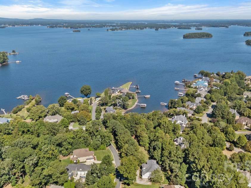 19002 Lakehouse Pointe Drive, Cornelius, NC 28031.  MLS# CAR4311580, YatesRealty ID 25458. 