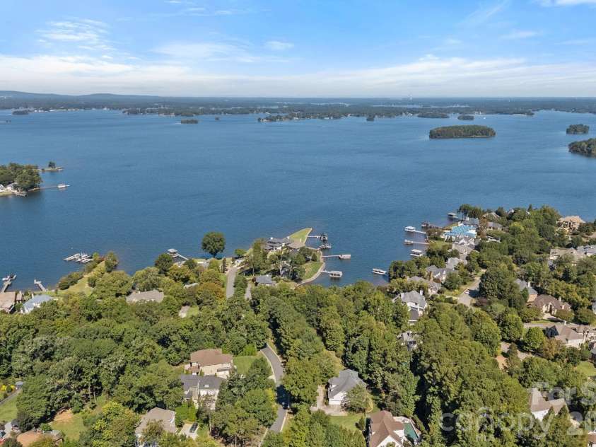 19002 Lakehouse Pointe Drive, Cornelius, NC 28031.  MLS# CAR4311580, YatesRealty ID 25458. 