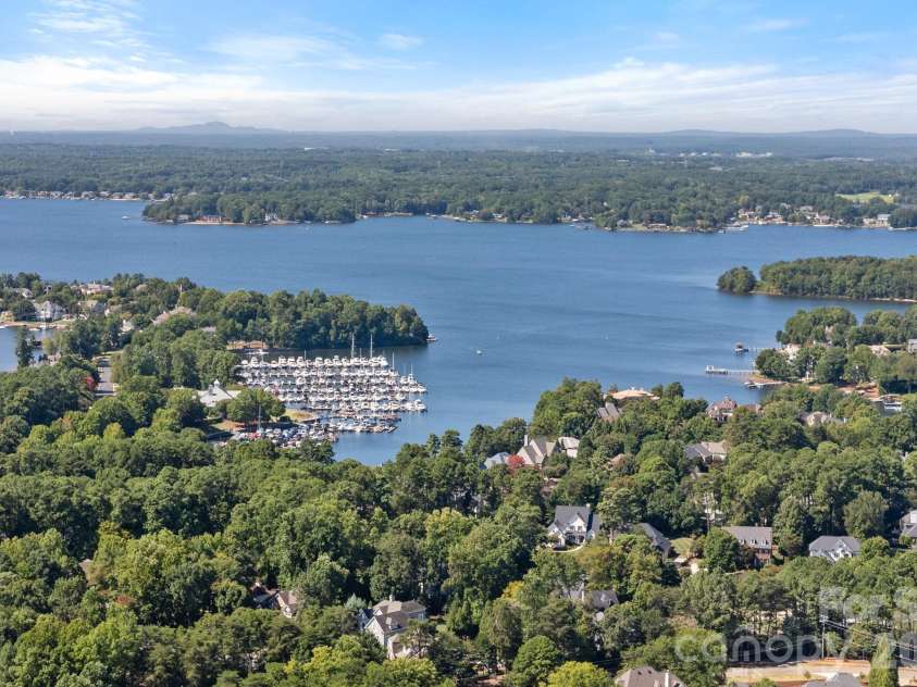 19002 Lakehouse Pointe Drive, Cornelius, NC 28031.  MLS# CAR4311580, YatesRealty ID 25458. 