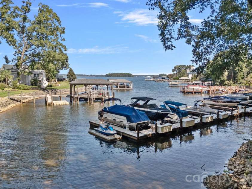 19002 Lakehouse Pointe Drive, Cornelius, NC 28031.  MLS# CAR4311580, YatesRealty ID 25458. 