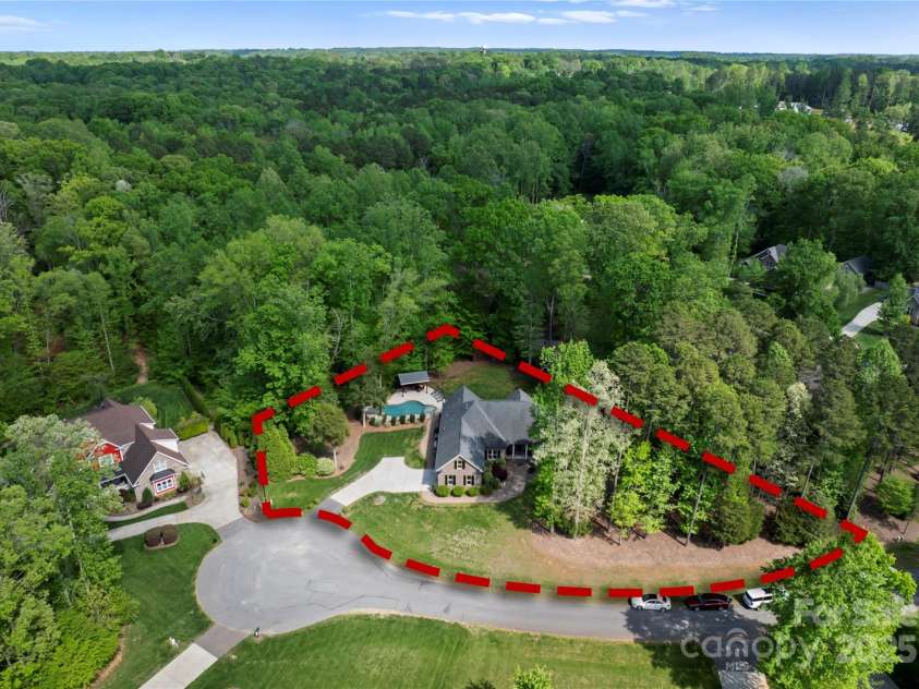 860 Arrow Point Lane, Davidson, NC 28036.  MLS# CAR4313014, YatesRealty ID 25458. 