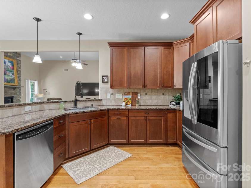 860 Arrow Point Lane, Davidson, NC 28036.  MLS# CAR4313014, YatesRealty ID 25458. 